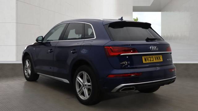 2023 Audi Q5 TFSI e 2.0 S line 50 TFSI e quattro 299 PS S tronic