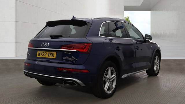 2023 Audi Q5 TFSI e 2.0 S line 50 TFSI e quattro 299 PS S tronic