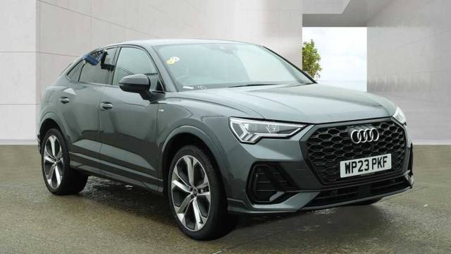 Audi Q3 Sportback TFSI e 1.4 Black Edition 45 TFSI e  245 PS S tronic 4x4 vehicle Hybrid Daytona grey, pearl effect