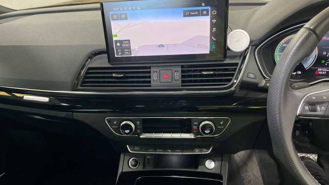 2023 Audi Q5 TFSI e 2.0 Edition 1 50 TFSI e quattro 299 PS S tronic
