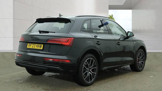 2023 Audi Q5 TFSI e 2.0 Edition 1 50 TFSI e quattro 299 PS S tronic