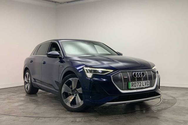 Audi E-tron S line 50 quattro 230,00 kW 4x4 vehicle Electric Navarra blue, metallic
