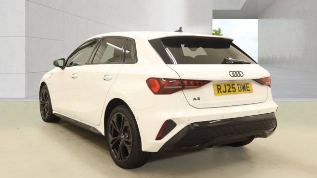 2025 Audi A3 Sportback 1.5 Black Edition 40 TFSI e  204 PS S tronic
