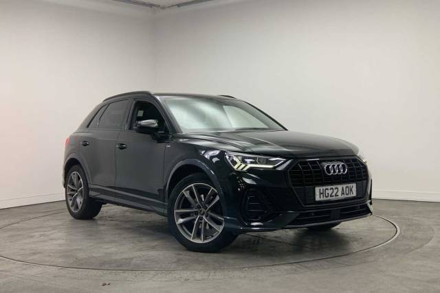 Audi Q3 1.5 Black Edition 35 TFSI  150 PS S tronic 4x4 vehicle Petrol Mythos Black Metallic
