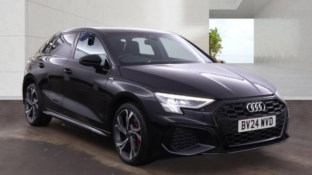 Audi A3 Sportback 1.4 S line Competition 45 TFSI e  245 PS S tronic Hatchback Hybrid Mythos black, metallic
