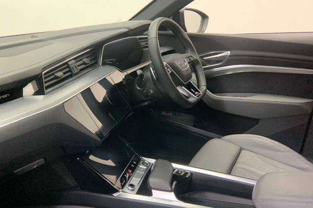 2023 Audi E-tron Black Edition 55 quattro 300,00 kW