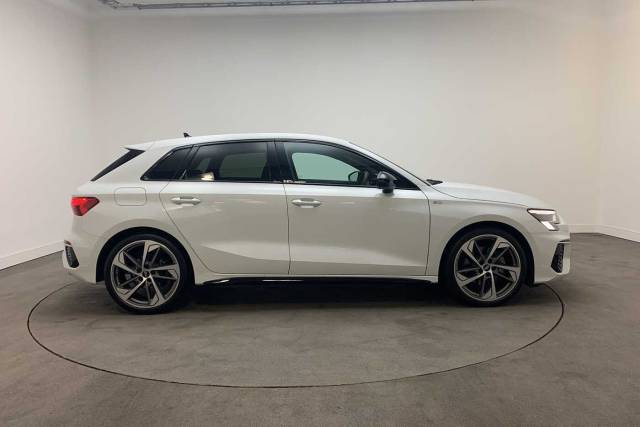 2021 Audi A3 Sportback 1.5 Edition 1 35 TFSI  150 PS S tronic