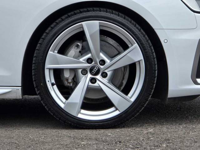 2024 Audi A4 Avant 2.0 Avant S line 40 TFSI  204 PS S tronic