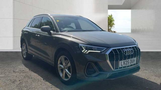 Audi Q3 1.5 S line 35 TFSI  150 PS S tronic 4x4 vehicle Petrol Chronos grey, metallic