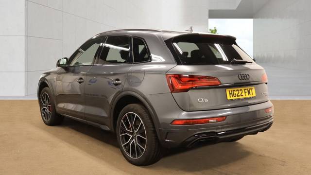 2022 Audi Q5 TFSI e 2.0 Edition 1 50 TFSI e quattro 299 PS S tronic