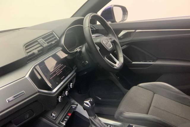 2023 Audi Q3 1.5 S line 35 TFSI  150 PS S tronic