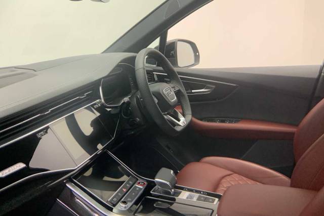 2025 Audi SQ7 4.0 SUV  Black Edition TFSI  507 PS tiptronic