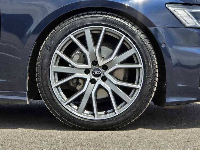 2022 Audi A6 2.0 Avant Black Edition 40 TDI quattro 204 PS S tronic