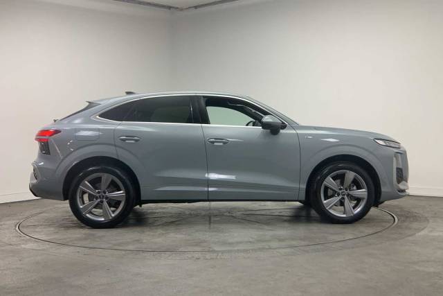 2026 Audi Q3 Sportback 1.5 S line TFSI  150 PS S tronic