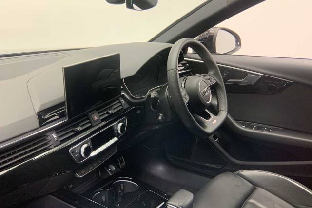 2023 Audi A4 Saloon 2.0 Black Edition 35 TFSI  150 PS S tronic