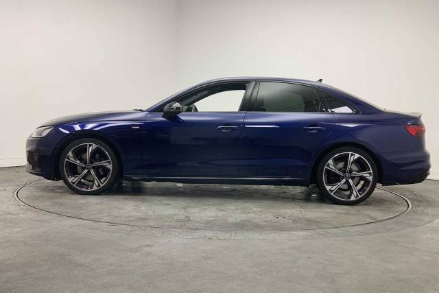 2023 Audi A4 Saloon 2.0 Black Edition 35 TFSI  150 PS S tronic