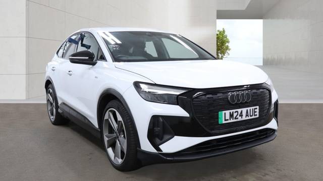 Audi Q4 Sportback e-tron Q4 Sportback Black Edition 45 e-tron  210,00 kW 4x4 vehicle Electric Glacier white, metallic