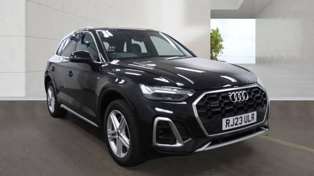 Audi Q5 TFSI e 2.0 S line 50 TFSI e quattro 299 PS S tronic 4x4 vehicle Hybrid Mythos black, metallic