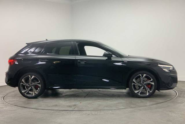 2024 Audi A3 Sportback 1.4 S line Competition 45 TFSI e  245 PS S tronic