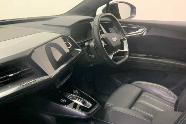 2022 Audi Q4 e-tron Q4  Edition 1 40 e-tron  150,00 kW