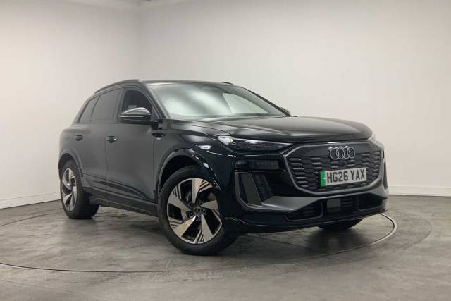 Audi Q6 e-tron Q6 SUV S line e-tron performance  225,00 kW Estate Electric Mythos Black Metallic