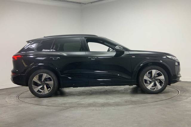 2026 Audi Q6 e-tron Q6 SUV S line e-tron performance  225,00 kW