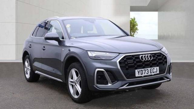 Audi Q5 TFSI e 2.0 MY23.5 S line 50 TFSI e quattro 299 PS S tronic 4x4 vehicle Hybrid Daytona grey, pearl effect