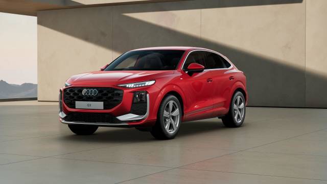 Audi Q3 Sportback AUDI Q3 Sportback S line TFSI 150 PS S tronic SUV Petrol Progressive red, metallic