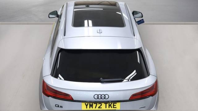 2023 Audi Q5 TFSI e 2.0 Competition Vorsprung 55 TFSI e quattro 367 PS S tronic