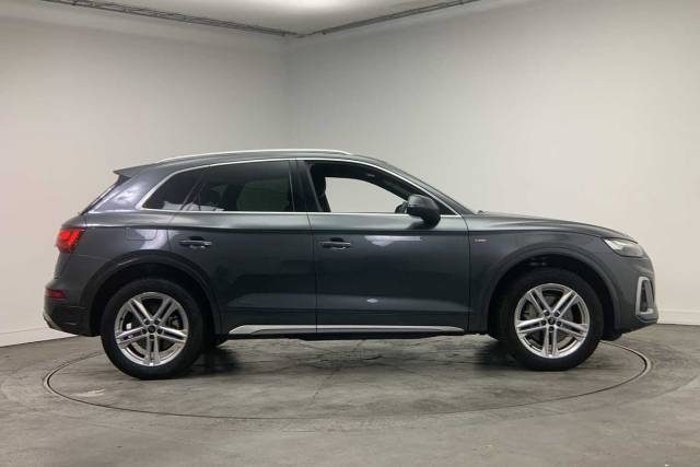 2024 Audi Q5 2.0 S line 45 TFSI quattro 265 PS S tronic