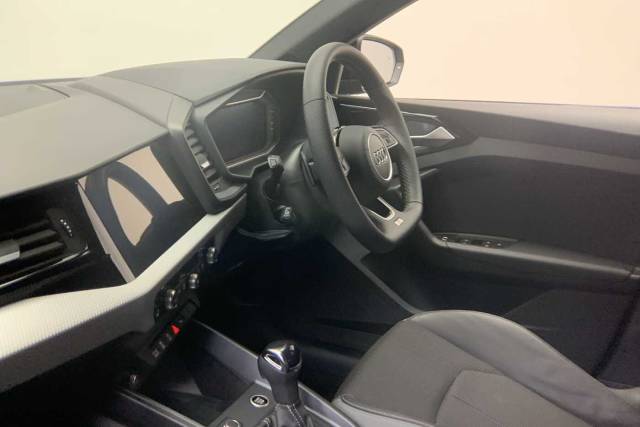 2025 Audi A1 Sportback 1.0 Black Edition 30 TFSI  116 PS S tronic