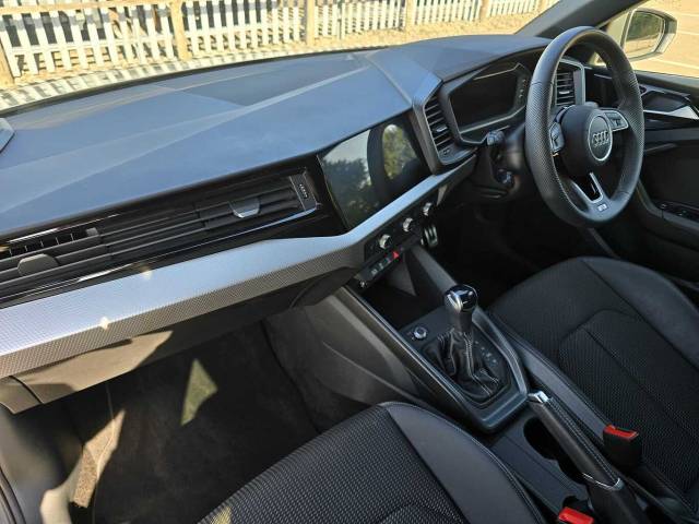 2025 Audi A1 Sportback 1.5 S line 35 TFSI  150 PS S tronic