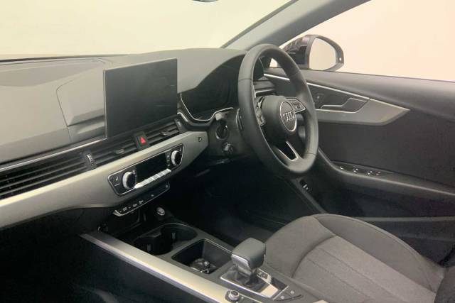 2023 Audi A4 Saloon 2.0 Technik 35 TFSI  150 PS S tronic