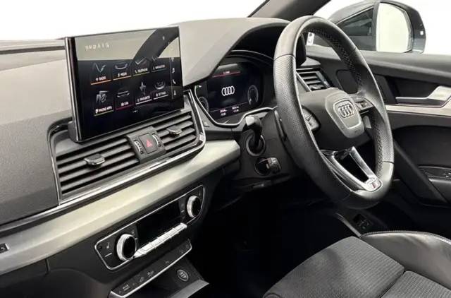 2022 Audi Q5 TFSI e 2.0 S line 50 TFSI e quattro 299 PS S tronic