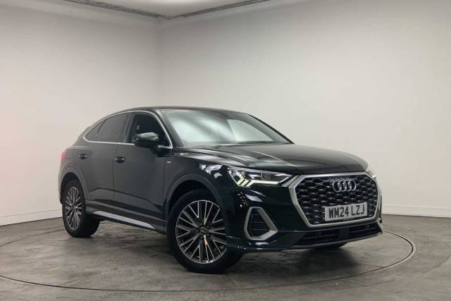Audi Q3 Sportback 1.5 S line 35 TFSI  150 PS S tronic 4x4 vehicle Petrol Mythos black, metallic