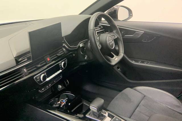2021 Audi A4 Avant 2.0 Avant Black Edition 35 TFSI S tronic