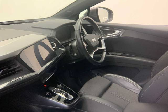 2023 Audi Q4 e-tron Q4  S line 40 e-tron  150,00 kW