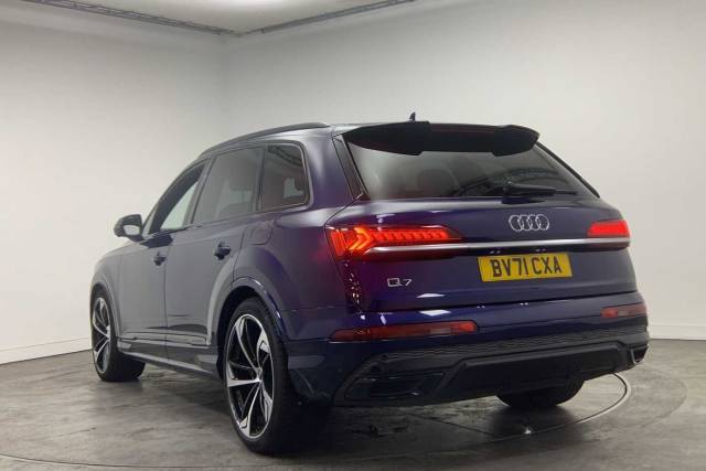 2021 Audi Q7 TFSI e 3.0 Black Edition 55 TFSI e quattro 381 PS tiptronic