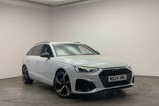 Audi A4 Avant 2.0 Avant Black Edition 40 TFSI  204 PS S tronic Estate Petrol Glacier White Metallic