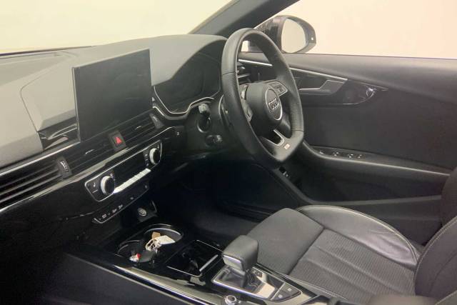 2024 Audi A4 Avant 2.0 Avant Black Edition 40 TFSI  204 PS S tronic