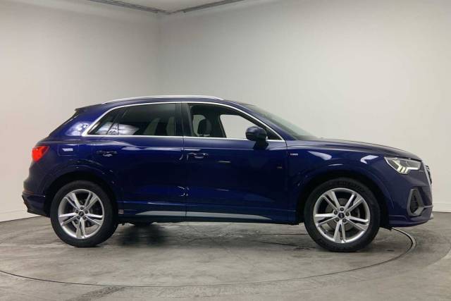 2022 Audi Q3 1.5 S line 35 TFSI  150 PS S tronic