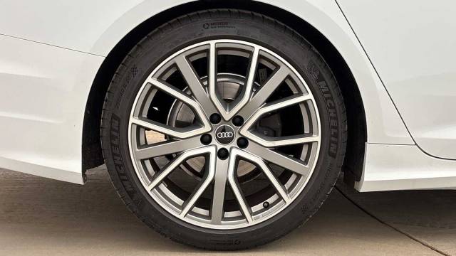 2022 Audi A6 2.0 Avant Black Edition 40 TFSI  204 PS S tronic