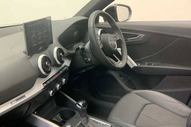 2026 Audi Q2 1.5 S line 35 TFSI  150 PS S tronic