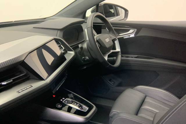 2024 Audi Q4 e-tron Q4  Sport 45 e-tron  210,00 kW