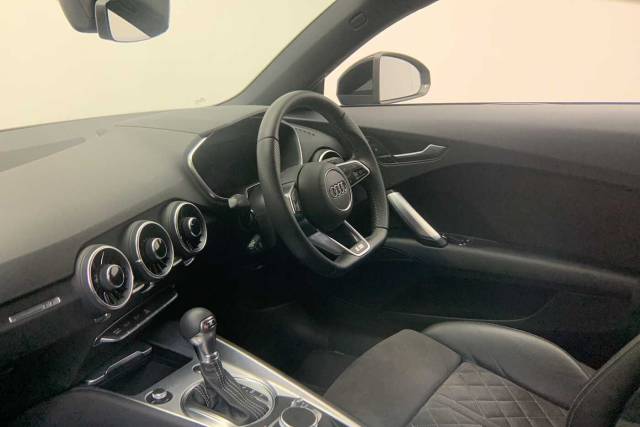 2023 Audi TT 2.0 Coup- Black Edition 40 TFSI  197 PS S tronic
