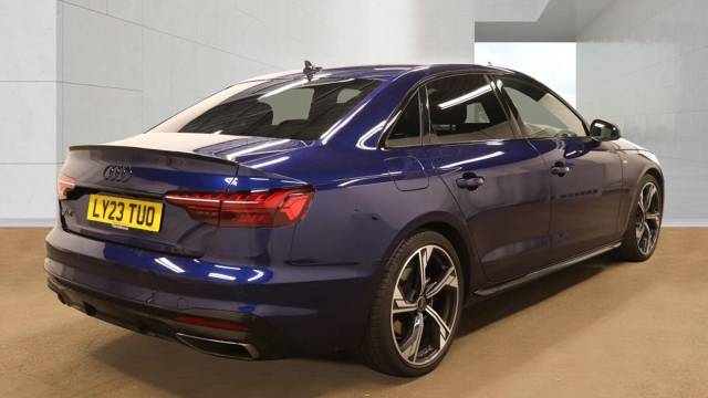2023 Audi A4 Saloon 2.0 Black Edition 35 TFSI  150 PS S tronic