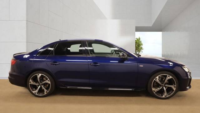 2023 Audi A4 Saloon 2.0 Black Edition 35 TFSI  150 PS S tronic