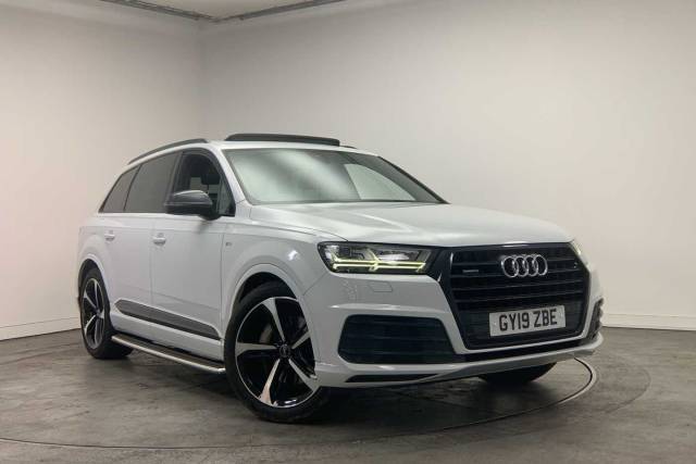 Audi Q7 3.0 Black Edition 50 TDI quattro 286 PS tiptronic 4x4 vehicle Diesel Glacier White Metallic