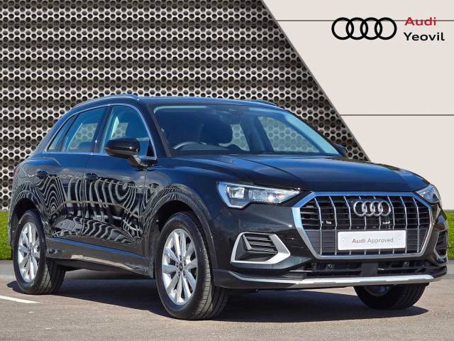 Audi Q3 1.5 Sport 35 TFSI  150 PS S tronic 4x4 vehicle Petrol Mythos black, metallic