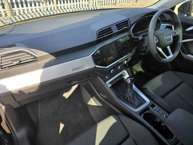 2025 Audi Q3 1.5 Sport 35 TFSI  150 PS S tronic